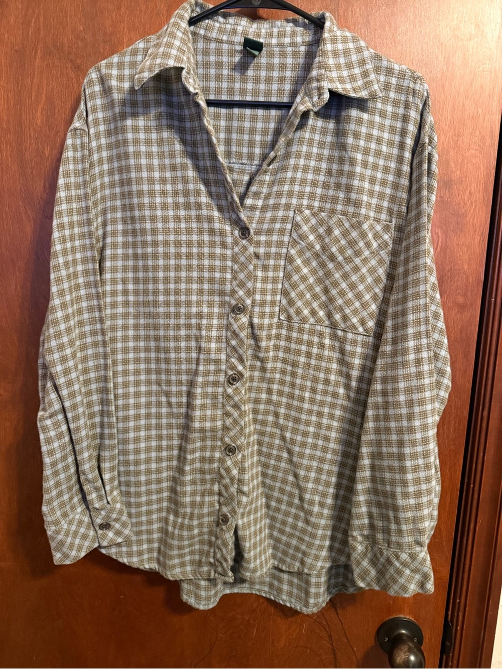 Wild fable women’s flannel top with pockets medium